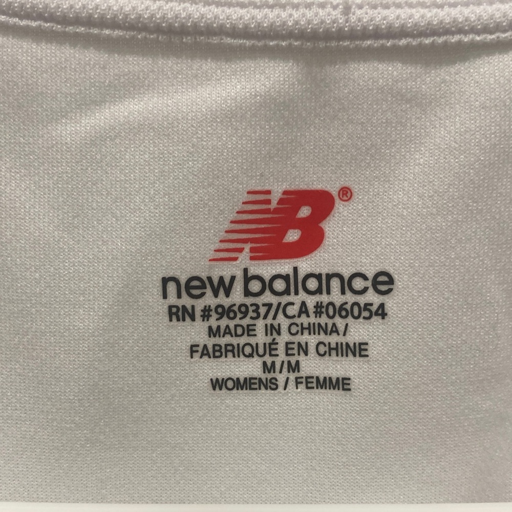 🔴 New Balance Classic White Tank Top - Picture 2 of 7